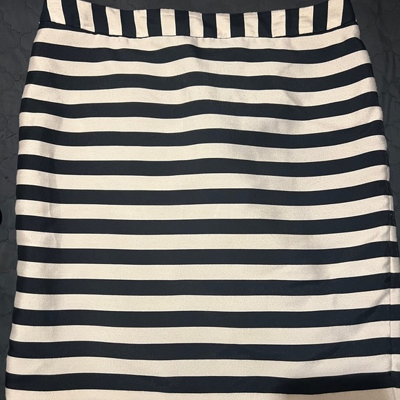 Worthington skirt - Picture 2 of 4